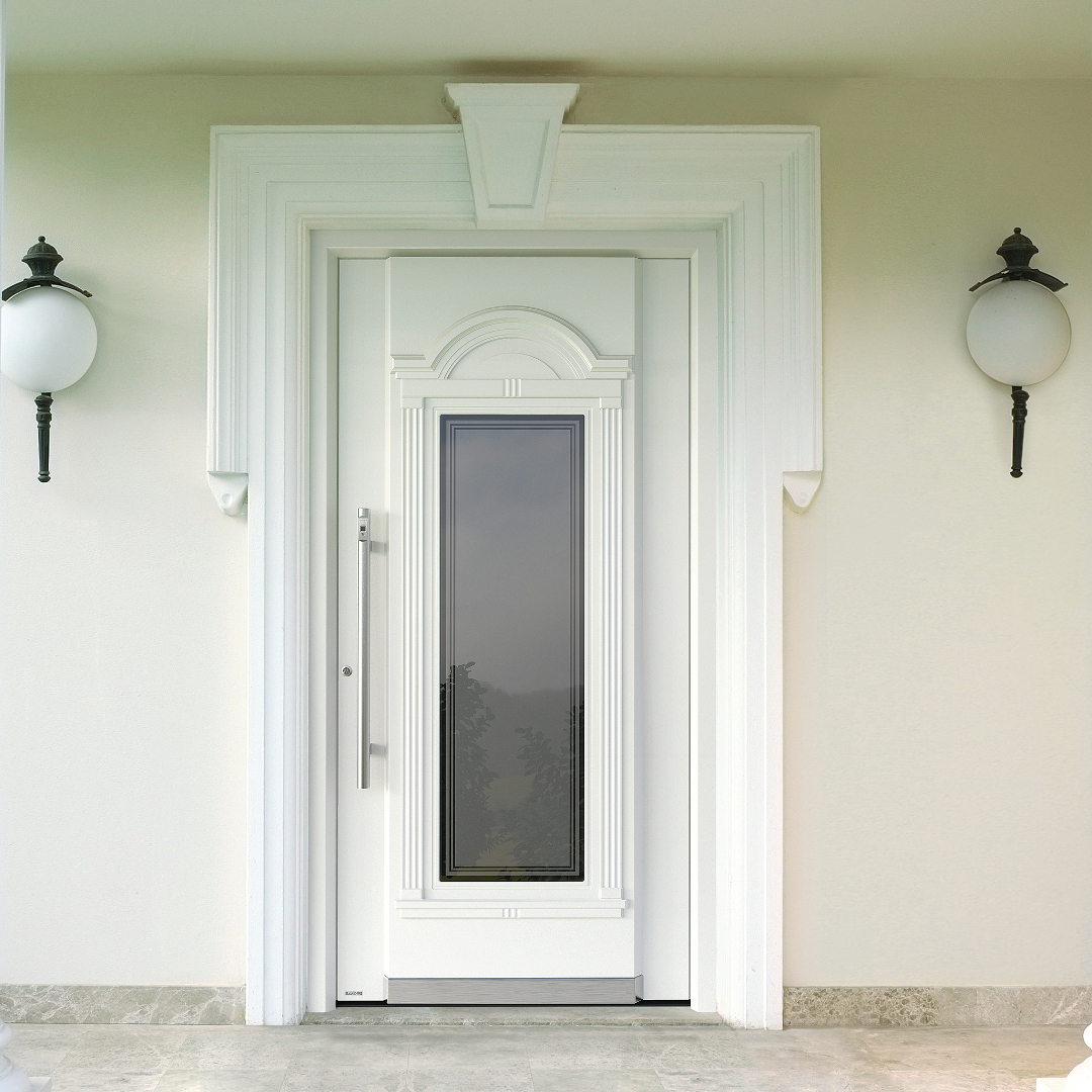 Klasična aluminijasta vhodna vrata s pridihom modernega